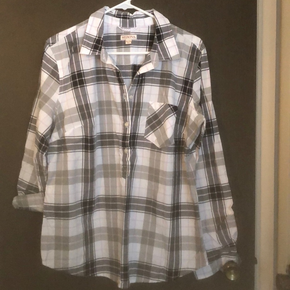 Quarter button top
